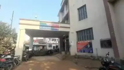 बिहार: इतवारी बाजार से पुलिस ने 10 लीटर देसी शराब के साथ एक युवक को किया गिरफ्तार