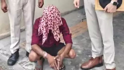 चरखी दादरी: थाना शहर चरखी दादरी पुलिस ने अवैध शराब बेचते एक युवक को पकड़ा, आबकारी अधिनियम के तहत मामला दर्ज