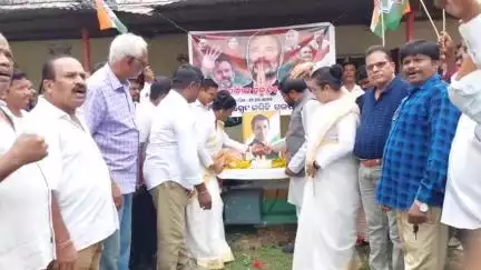 ପାରଳାଖେମୁଣ୍ଡି: ଜିଲ୍ଲା କଂଗ୍ରେସ କାର୍ଯ୍ୟାଳୟ ଠାରେ ରାହୁଲ ଗାନ୍ଧୀଙ୍କ ଜନ୍ମ ଦିବସ ପାଳନ