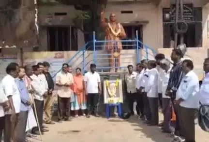 ఉరవకొండ: ఫాదర్ విన్సెంట్ ఫెర్రర్ ను ఆదర్శంగా తీసుకోవాలి: వజ్రకరూరులో తహశీల్దార్ నరేష్