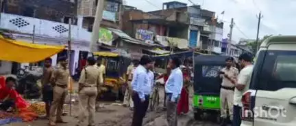 बाराहाट: आगामी श्रावणी मेला की तैयारियों को लेकर एसडीएम और अन्य अधिकारियों ने बाराहाट बाजार का निरीक्षण किया