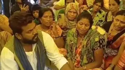 बुलढाणा: वेणी येथील स्मशानभूमीच्या जागेसाठीच्या उपोषणाला ऑल इंडिया पॅथर सेनेचे राष्ट्रीय अध्यक्ष दीपक केदार यांनी दिली भेट