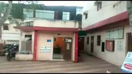 रावेर: म्हैसवाडी गाव शिवारात बामणोद ते पिळोदा रस्त्यावर पकडलेले अवैद्य मुरूमचे डंपर दोघांनी पळवले,फैजपूर पोलिसात गुन्हा दाखल