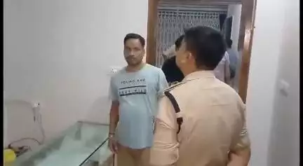 लखनादौन: धूमा में चोरों ने ज्वेलरी की दुकान से ₹30 लाख के जेवर और नकदी पर किया हाथ साफ