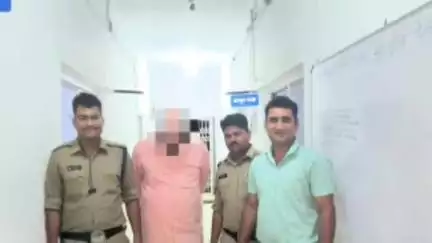 देवास नगर: औद्योगिक थाना पुलिस ने आबकारी मामले में फरार चल रहे आरोपी को किया गिरफ्तार