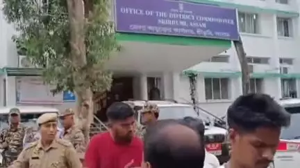 করিমগঞ্জ: শ্রীভূমিতে যুবতীর আত্মহত্যা,প্রতিবাদে সরব হলেন শ্রীভূমি শহর উন্নয়ন পর্ষদের চেয়ারম্যান সহ কৈবর্ত সমাজ