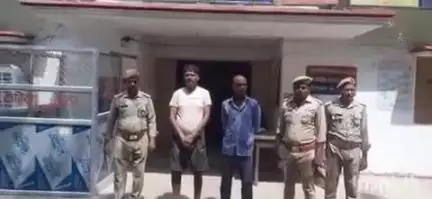 बिंदकी: बकेवर थाना पुलिस ने जान से मारने की धमकी देने और एक्साइज एक्ट से संबंधित दो वारंटियों को किया गिरफ्तार