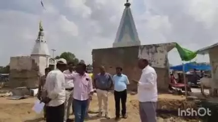 गोला गोकरणनाथ: गोला नगर में हो रहे विभिन्न विकास कार्यों का पालिकाध्यक्ष विजय शुक्ला रिंकू ने किया स्थलीय निरीक्षण