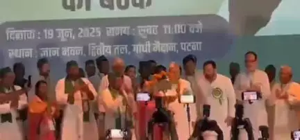 पटना ग्रामीण: लालू प्रसाद यादव, राबड़ी देवी और तेजस्वी यादव ज्ञान भवन में राजद की राज्य परिषद की बैठक में हुए शामिल
