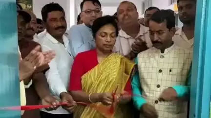 जामा: जामा विधायक डॉ लुईस मरांडी व जिला परिषद उपाध्यक्ष ने जामा में पौधा संरक्षण केंद्र का उद्घाटन किया
