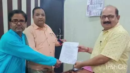 जलालाबाद: निजाम नगर में पानी की किल्लत की समस्या को लेकर कांग्रेस कार्यकर्ताओं ने ईओ को सौंपा ज्ञापन