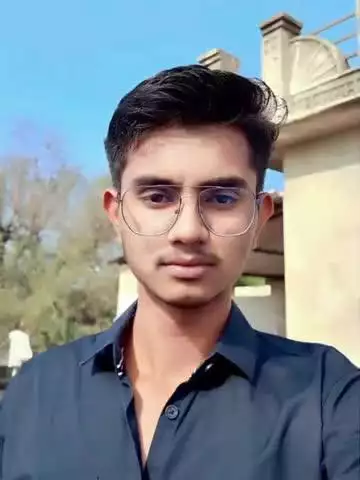 निवाई: बस स्टैंड स्थित शहर के पीएम श्री राउमावि में शिक्षा ग्रहण करने वाले दो छात्रों का NEET-2025 में हुआ चयन