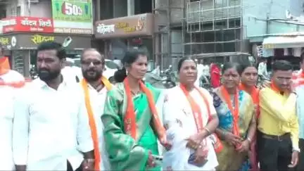 पंढरपूर: शहरातील छत्रपती शिवाजी महाराज चौक येथे शिवसेना ठाकरे गटाकडून शिवसेनेचा वर्धापन दिन साजरा