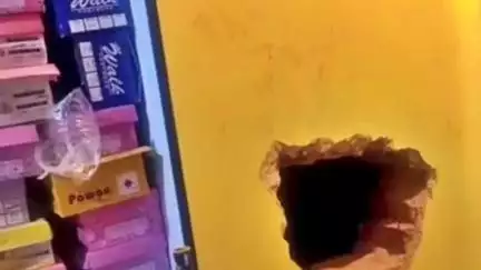 कांके: पिठोरिया थाना क्षेत्र में अज्ञात चोरों ने ज्वेलरी की दुकान में चोरी की घटना को दिया अंजाम