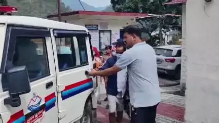 कर्णप्रयाग: कर्णप्रयाग में सर्राफा की दुकान पर हुई चोरी का पुलिस ने किया खुलासा, 2 महिलाओं सहित 2 पुरुष कोटद्वार से गिरफ्तार