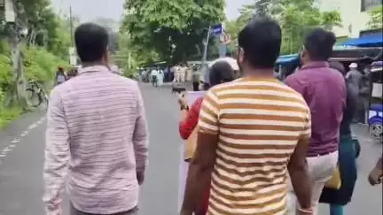 জলপাইগুড়ি: মাদক দ্রব্যের বাড়বাড়ন্ত রুখে দেওয়া সহ ২০ দফা দাবিতে জলপাইগুড়ি DM ও SP কে স্মারকলিপি দিল প্রকাশ ফাউন্ডেশন