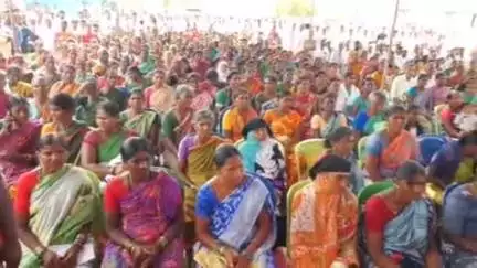గద్వాల్: గట్టు మండలంలో 780 ఇందిరమ్మ ఇల్లు మంజూరు ఉత్తర్వులు పంపిణీ చేసిన: కలెక్టర్ బి ఎం సంతోష్,ఎమ్మెల్యే బండ్ల కృష్ణమోహన్ రెడ్డి