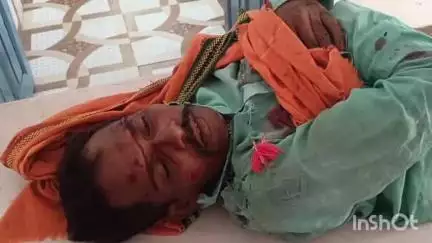त्योंथर: चाकघाट बॉर्डर पर जख्मी हालत में मिले व्यक्ति की इलाज के दौरान हुई मौत, पोस्टमार्टम के बाद परिजनों को सौंपा गया शव