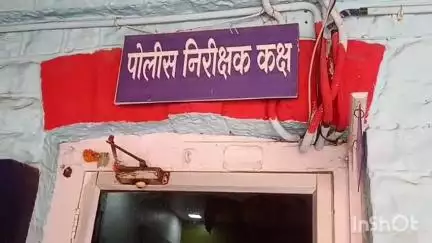 खामगाव: खामगाव शहरानजीक नांदुरा रोडवर पोलिस असल्याचे सांगून दोघांनी वृद्धाची ९० हजारांची सोन्याची अंगठी केली लंपास