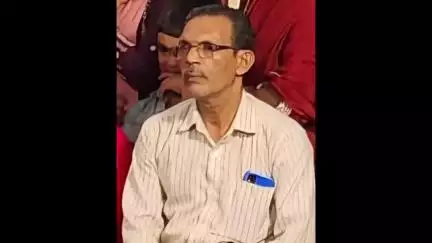 കോഴിക്കോട്: പെരുമണ്ണയിൽ ജോലിക്കിടെ കെട്ടിടത്തിന് മുകളിൽ നിന്ന് ഷോക്കേറ്റ് വെൽഡിങ് തൊഴിലാളി മരിച്ചു
