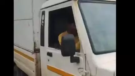 बसमत: भोरीपगाव रोडवरील किराणा दुकानाला भीषण आग, आगीत १० लाखांचे साहित्य जळून खाक; नुकसान भरपाई देण्याची मागणी
