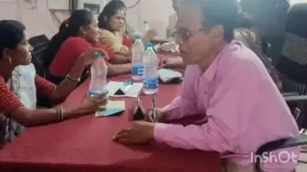 साकोली: शंकरपूर येथील अंगणवाडी मदतनीस भरती रद्द करण्यासाठी ग्रामपंचायतमध्ये ठराव घेऊन आमदार व तहसीलदारांना गावकऱ्यांचे निवेदन