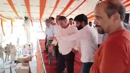 आज़मगढ़: सीएम योगी का आगमन, कल जनपदवासियों को मिलेगी एक्सप्रेसवे की सौगात, कार्यक्रम स्थल पर डीएम, DIG, कमिश्नर, एसपी मौजूद