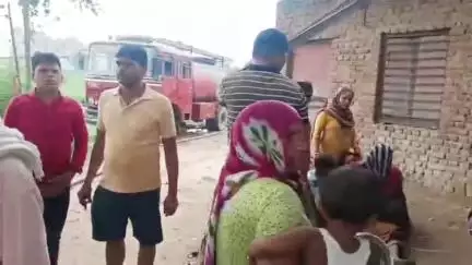 बद्दी: बद्दी में भीषण अग्निकांड, प्रवासी मजदूरों की झुग्गियाँ जलकर हुईं राख, लाखों का नुकसान, मजदूरों ने प्रशासन से मांगी मदद