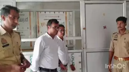 मितौली: मैगलगंज कस्बे में बिना रजिस्ट्रेशन संचालित सन पैथोलॉजी लैब को नोडल अधिकारी निशांत गुप्ता ने किया सीज
