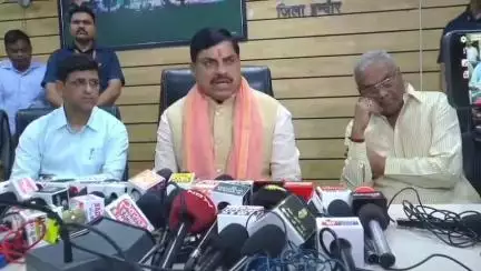 *लाडली बहनों को दीपावली से 1500 प्रतिमाह मिलेंगे* इस वर्ष रक्षाबंधन पर ढाई सौ रुपए अतिरिक्त मिलेंगे।