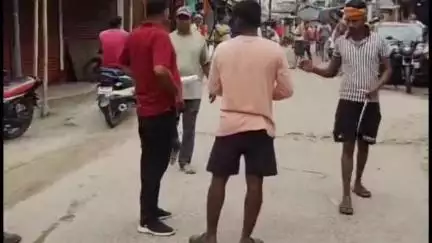 बसंतपुर: वीरपुर नगर पंचायत के वार्ड 06 में नाला निर्माण हेतु अतिक्रमण वाली जगहों पर किया रेड मार्क, हटेगा अतिक्रमण