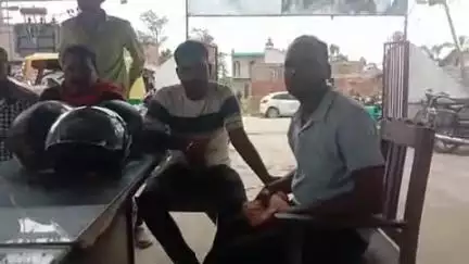 बंजरिया: बंजरिया थाना क्षेत्र के रोहिनिया व फुलवार से बुधवार रात को एक साथ 3 बाइक हुई चोरी, गुरुवार को पुलिस से की गई शिकायत