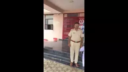 सावर: अवैध हथियार के खिलाफ विशेष अभियान में उगाई में नंगी तलवार लेकर घूम रहे युवक को सदर थाना पुलिस ने किया गिरफ्तार