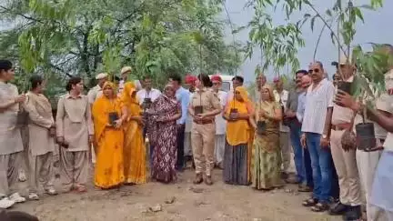 केकड़ी: पुलिस थाना केकडी शहर ने वन्दे गंगा जल संरक्षण अभियान में पौधरोपण कार्यक्रम आयोजित किया, आमजन ने ली शपथ