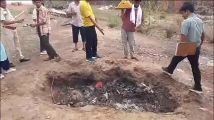 सवाई माधोपुर: सवाई माधोपुर के रणथंबोर गणेश मंदिर में विभाग की टीम ने लड्डू की दुकानों और गोदामों पर मारा छापा