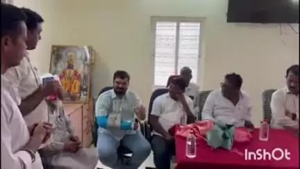 येवला: येवला कृषी उत्पन्न बाजार समिती येथे राष्ट्रवादी काँग्रेस पक्ष शरद पवार आढावा बैठक संपन्न