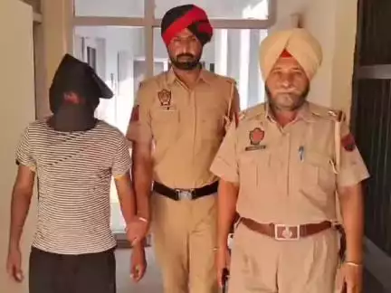 ਧਰਮਕੋਟ: ਧਰਮਕੋਟ ਪੁਲਿਸ ਨੇ ਵੱਟ ਦੇ ਰੌਲੇ ਨੂੰ ਲੈ ਕੇ ਹਵਾਈ ਫਾਇਰ ਕਰਨ ਵਾਲੇ ਸ਼ਖਸ ਨੂੰ ਅਸਲੇ ਸਮੇਤ ਕੀਤਾ ਗਿਰਫਤਾਰ