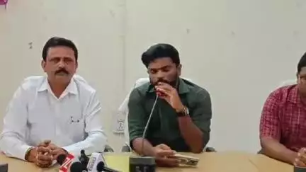 সাব্রুম: রাজ্যের মুখ্যমন্ত্রী সাব্রুম সফরকে কেন্দ্র করে সাব্রুম নগর পঞ্চায়েতের কনফারেন্স হলে সাংবাদিক সম্মেলন করেন ডিএম