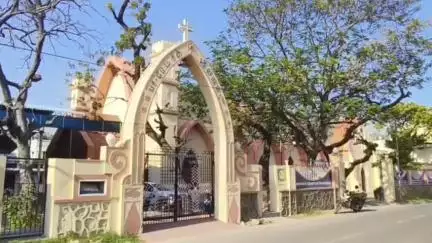 தூத்துக்குடி: ஏழை எளிய மக்களுக்கு மதிய உணவு வழங்கும் திட்டம் தூய பேட்ரிக்ஸ் தேவாலயத்தில் ஓய்வு பெற்ற உயர்நீதிமன்ற நீதிபதி துவக்கி வைத்தார்