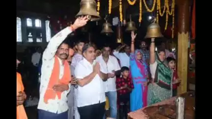 डूंगला: डूंगला स्थित माता मंदिर पहुंचे सहकारिता मंत्री गौतम दक ने दर्शन कर देश-विदेश में खुशी की कामना की
