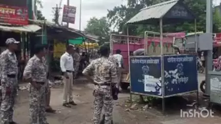 अकोट: सोनू चौक येथील रहदारीला अडथळा ठरणाऱ्या वाहतूक पोलिस कर्मचाऱ्यांसाठीची पोलीस चौकी हटवण्यात आली