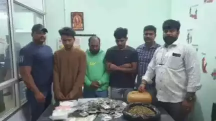 மதுக்கரை: சுகுணாபுரம் பகுதியில் கல்லூரி அருகே மைதானத்தில் கஞ்சா பறிமுதல்- 4 பேர் கைது
