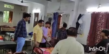 डही: धार जिला सहायक आयुक्त नरोत्तम वरकड़े ने बाग में उत्कृष्ट बालक छात्रावास का निरीक्षण किया, असंतोष जताया
