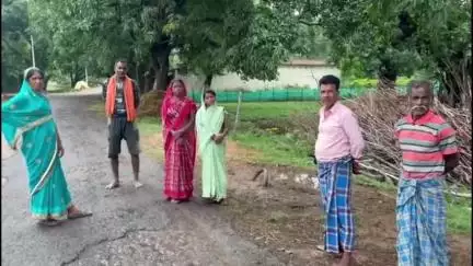 अंबिकापुर: रनपुर कला में रोजगार सहायिका की मनमानी से ग्रामीण परेशान