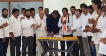 జహీరాబాద్: పట్టణంలో ఘనంగా ఏఐసిసి నేత రాహుల్ గాంధీ జన్మదిన వేడుకలు