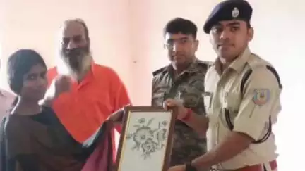 दुमका: धधकिया के RGS गुरुकुलम में DSP अमित कुमार के नेतृत्व में नशा मुक्ति एवं सड़क सुरक्षा पर जागरूकता कार्यक्रम आयोजित