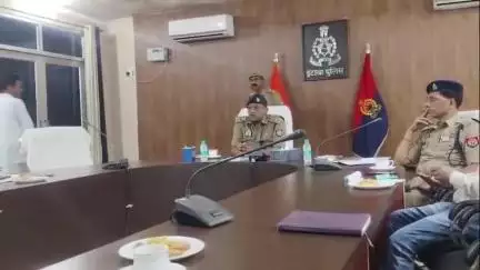 इटावा: एसपी सिटी की अध्यक्षता में रिजर्व पुलिस लाइन में व्यापारी सुरक्षा प्रकोष्ठ की बैठक हुई