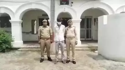नकुड: घाटमपुर से पुलिस ने वारंटी अभियुक्त को गिरफ्तार किया