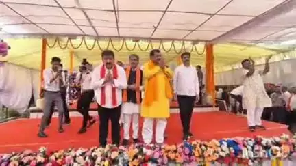 थानखम्हरिया: थानखम्हरिया शिशु मंदिर प्रगांड में विकास कार्यों के भूमिपूजन कार्यक्रम में उपमुख्यमंत्री और सांसद हुए शामिल