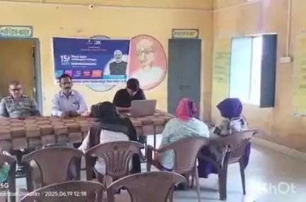 बड़ौदा: धरती आभा अभियान के तहत गलमान्या में शिविर, दो हितग्राहियों के बने आयुष्मान कार्ड, 18 लोग रहे मौजूद